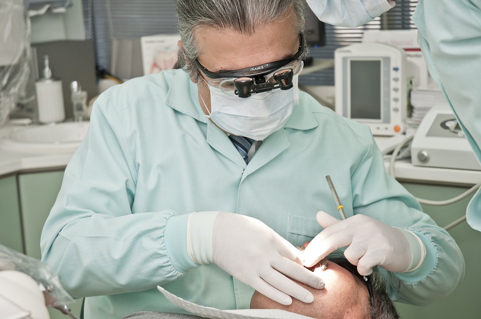 Cum știi care este cel mai bun tratament pentru parodontoză? Află de la specialiști
